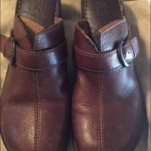B.O.C. Brown Leather Clogs Size 11